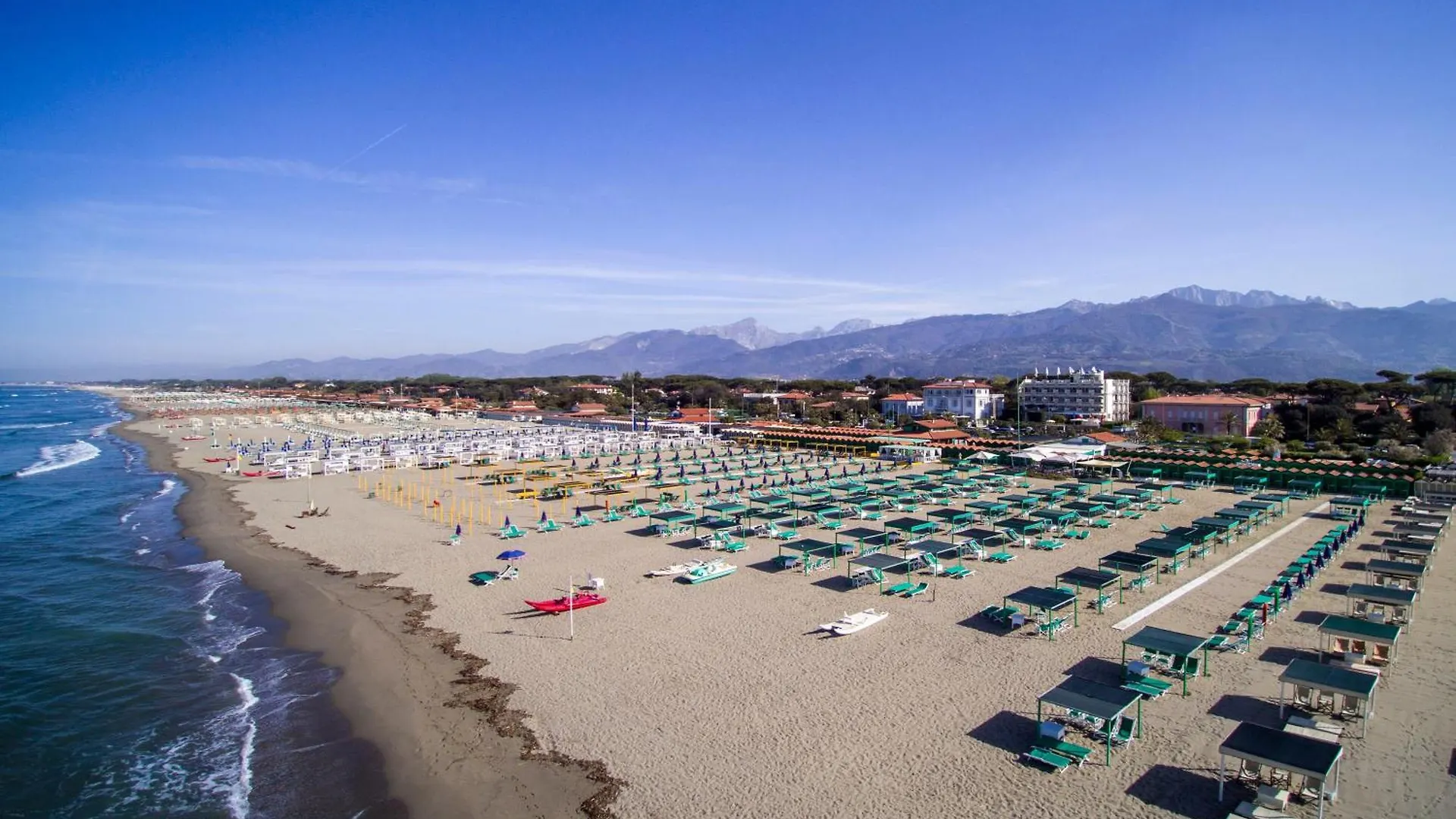 Bedo House Beach Front - Happy Rentals Follonica Apartment